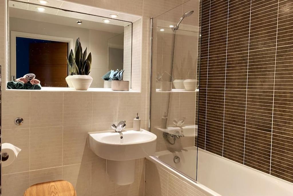 3Bed House With Parking Short Walk To Bath Centre Exterior foto
